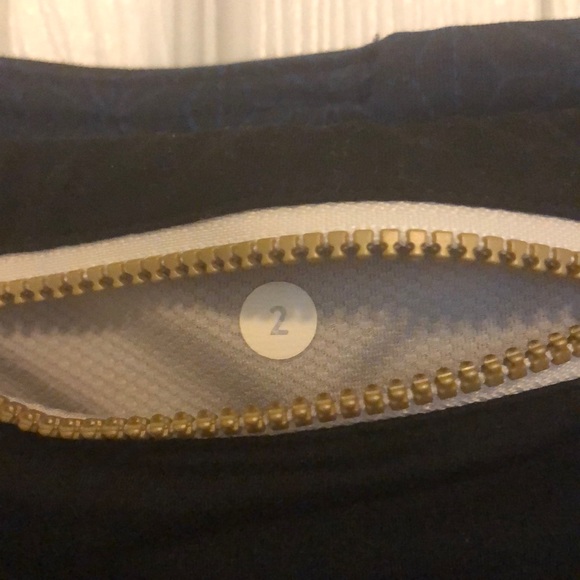 SOLD Lululemon Speed Up Shorts 2.5” - Picture 4 of 4